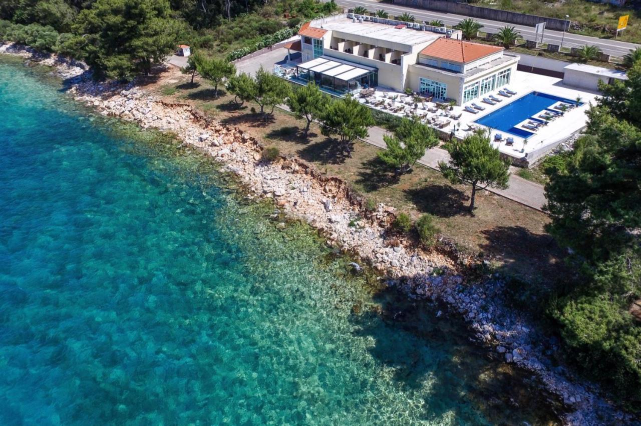 Hotel Antica-Seafront Hotel With Comfortable Rooms And Pool Stari Grad  Exteriör bild